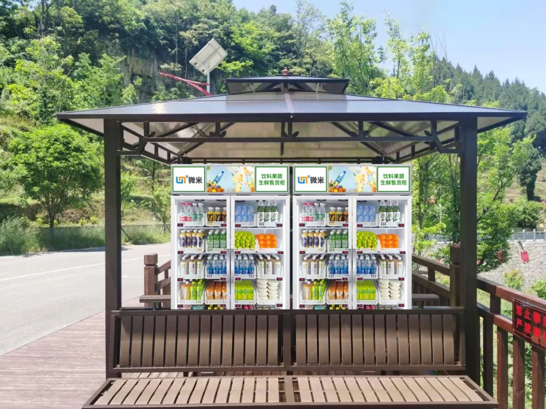 條形智能液晶屏加持，自動(dòng)售貨機(jī)適用于多個(gè)場(chǎng)景