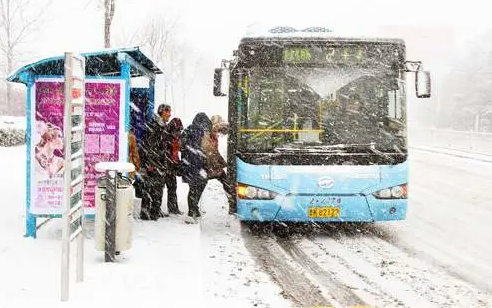 寒潮頻發(fā)，條形智能多重技術(shù)保障戶外顯示屏不懼嚴(yán)寒酷暑！